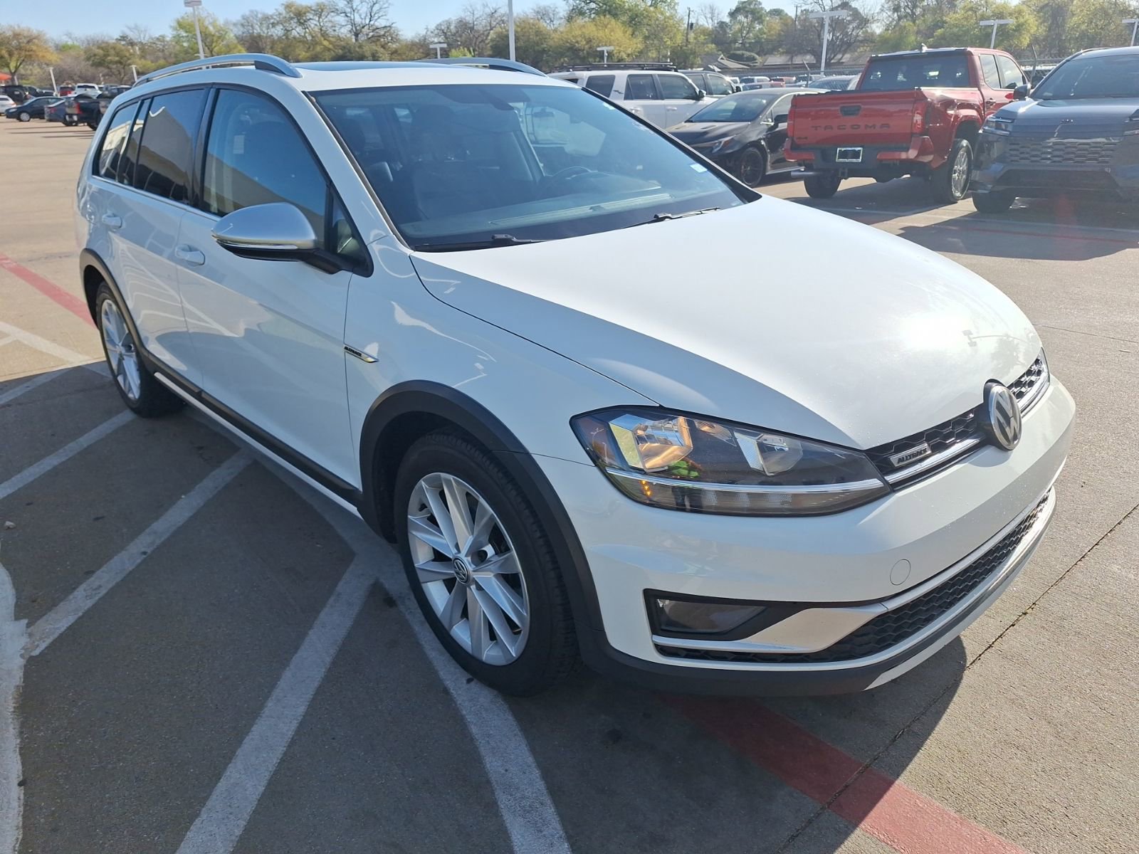 Used 2019 Volkswagen Golf Alltrack SE image 8