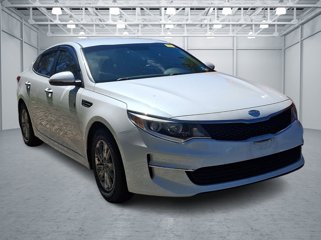 Used 2018 Kia Optima LX FWD image 3