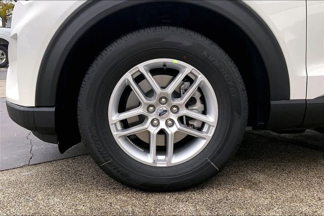 New 2026 Ford Explorer Active w/ Active Comfort Package image 12