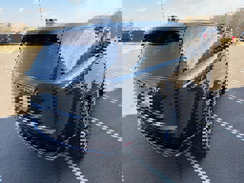 Used 2025 Land Rover Range Rover SE image 5