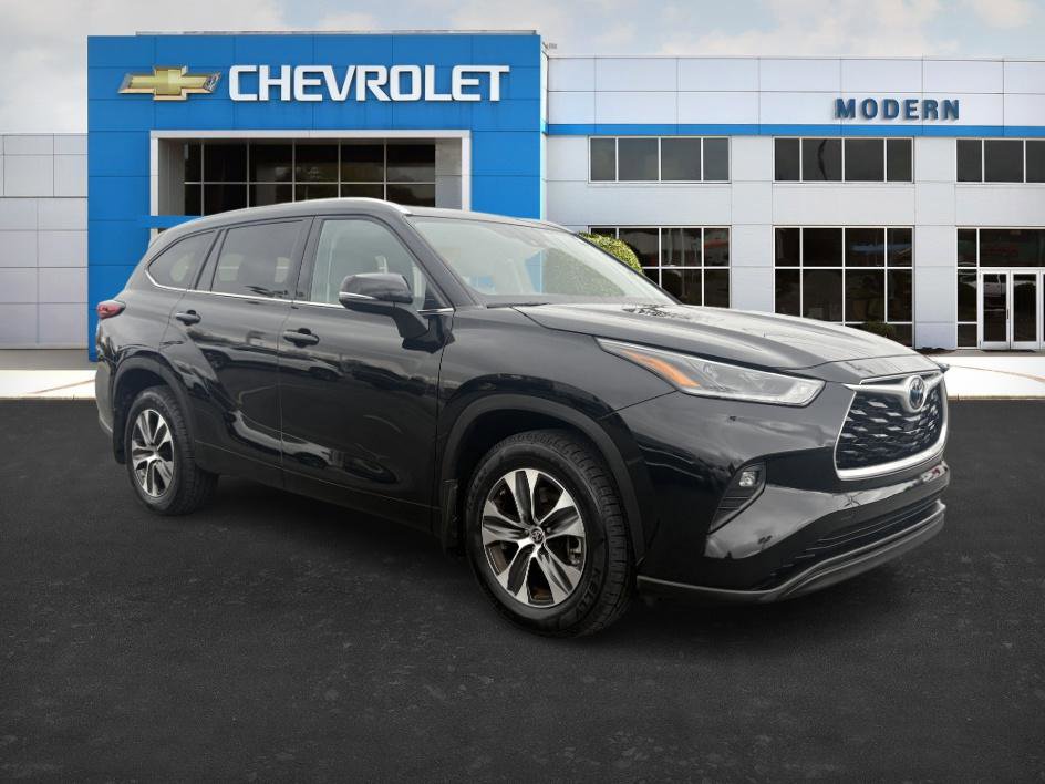 Used 2021 Toyota Highlander XLE image 6