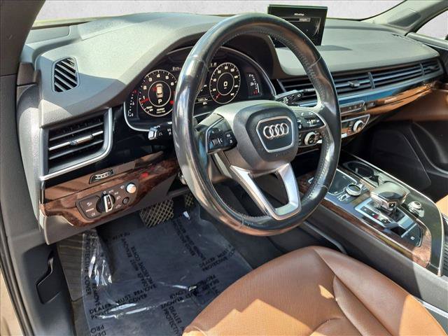 Used 2017 Audi Q7 3.0T Prestige AWD/4WD image 10