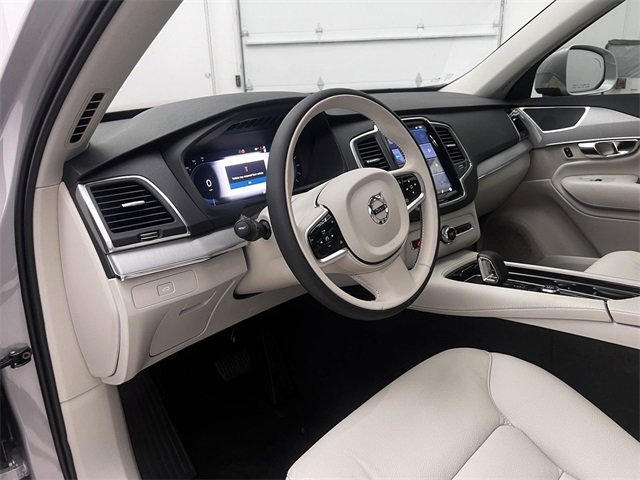 New 2025 Volvo XC90 B5 Core w/ Protection Package Premier image 17