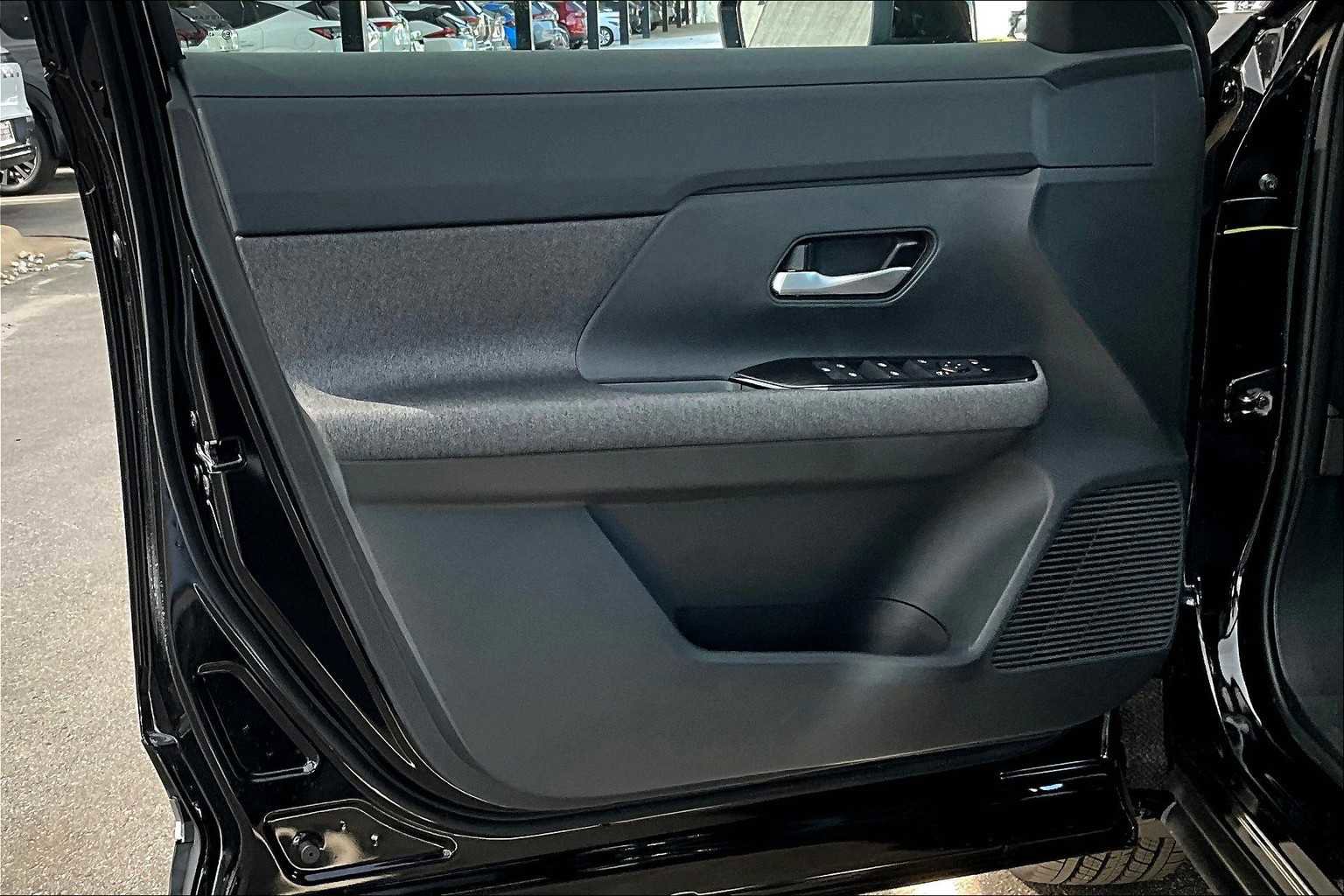 New 2025 Nissan Kicks SV image 13