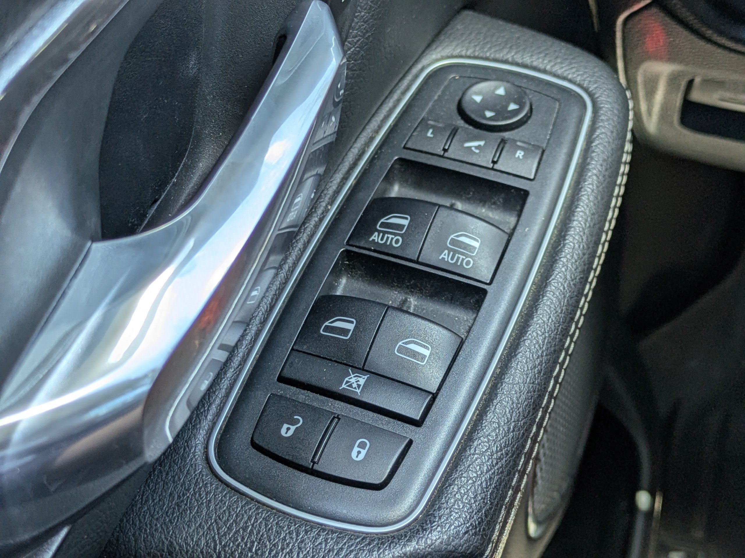 Used 2019 RAM 1500 Laramie AWD/4WD image 19