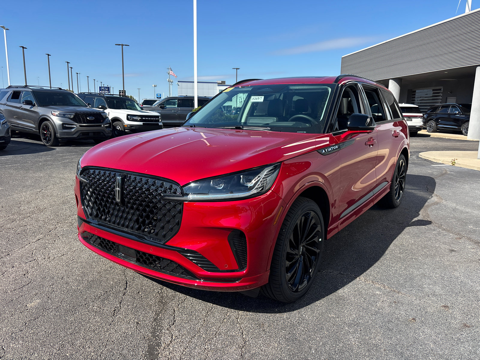 New 2026 Lincoln Aviator Reserve w/ Jet Appearance Package AWD/4WD image 3