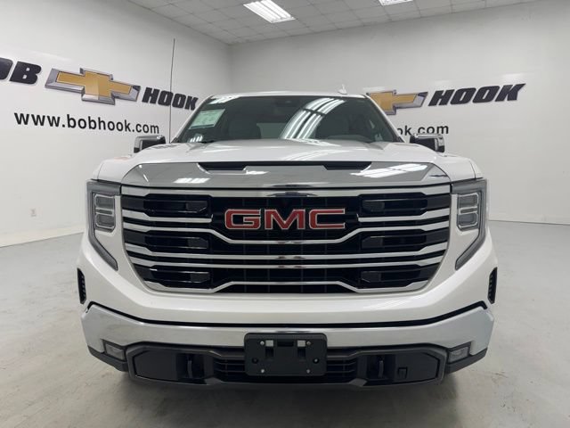 Used 2023 GMC Sierra 1500 SLT w/ SLT Premium Package AWD/4WD image 2