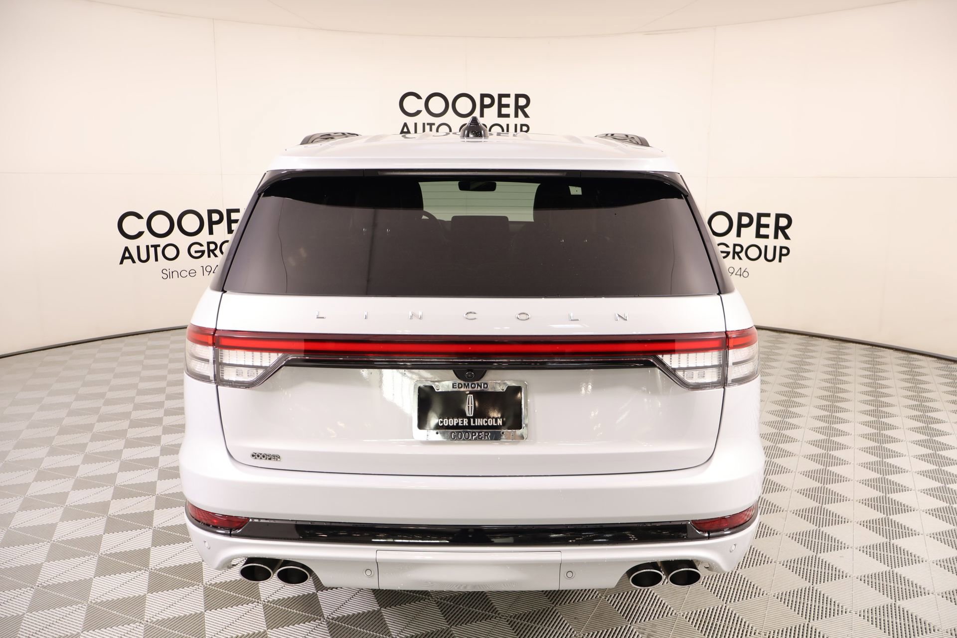 Used 2025 Lincoln Aviator Reserve w/ Jet Appearance Package AWD/4WD image 24