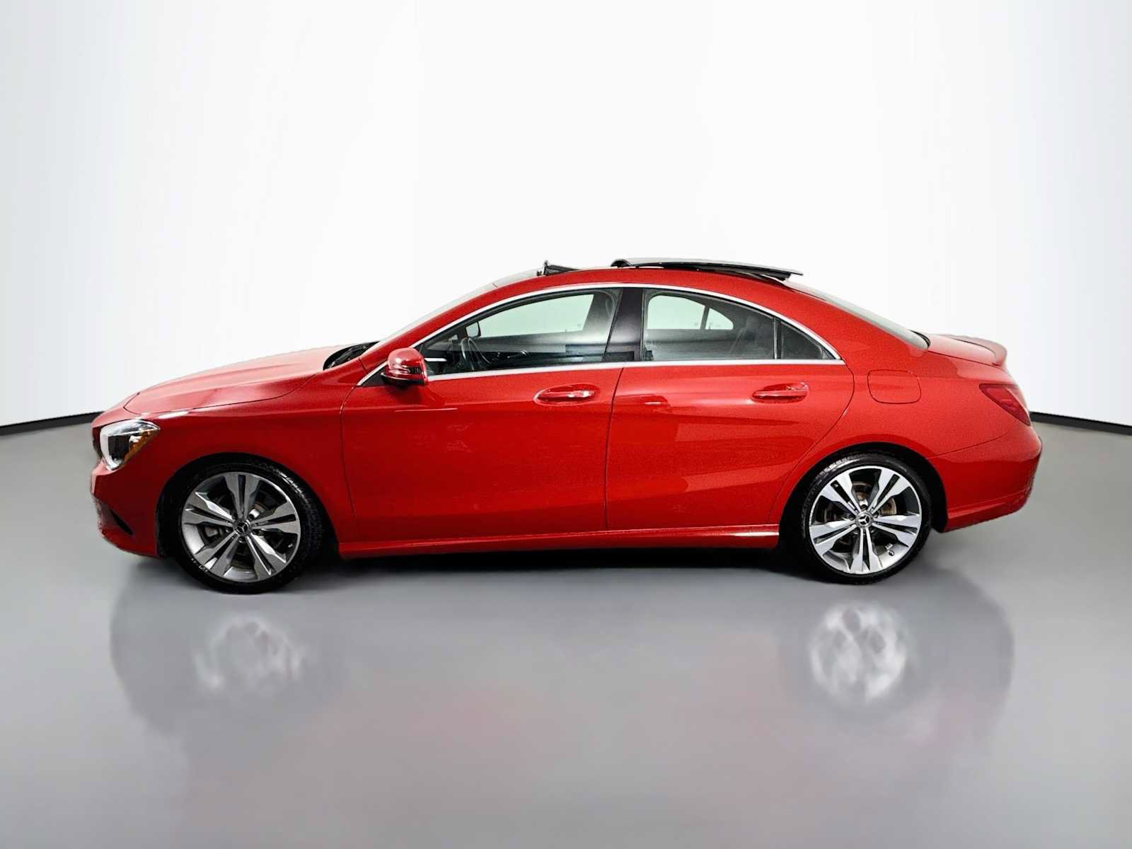 Used 2018 Mercedes-Benz CLA 250 4MATIC image 4