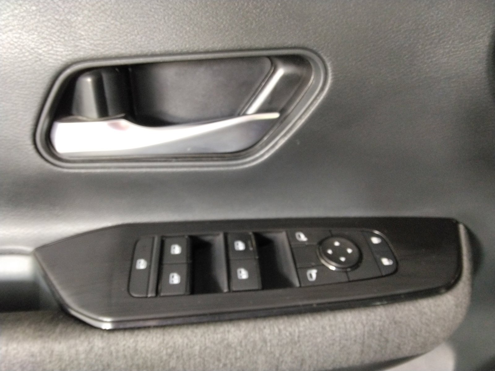 Used 2026 Nissan Kicks SV FWD image 21