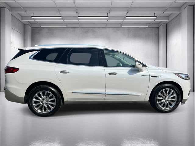 Used 2018 Buick Enclave Premium w/ Experience Buick Package FWD image 2