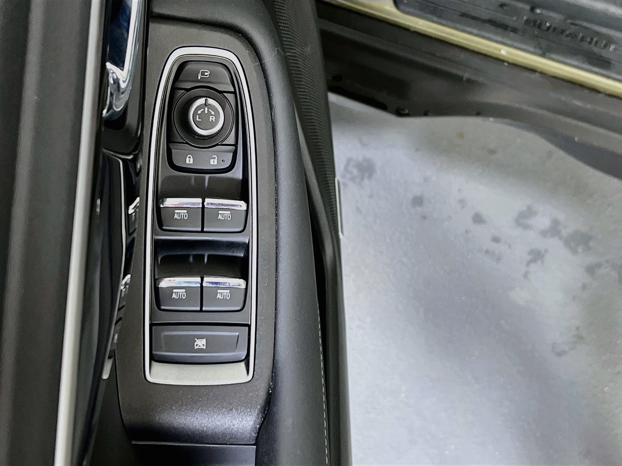 Used 2023 Subaru Outback Touring AWD/4WD image 18