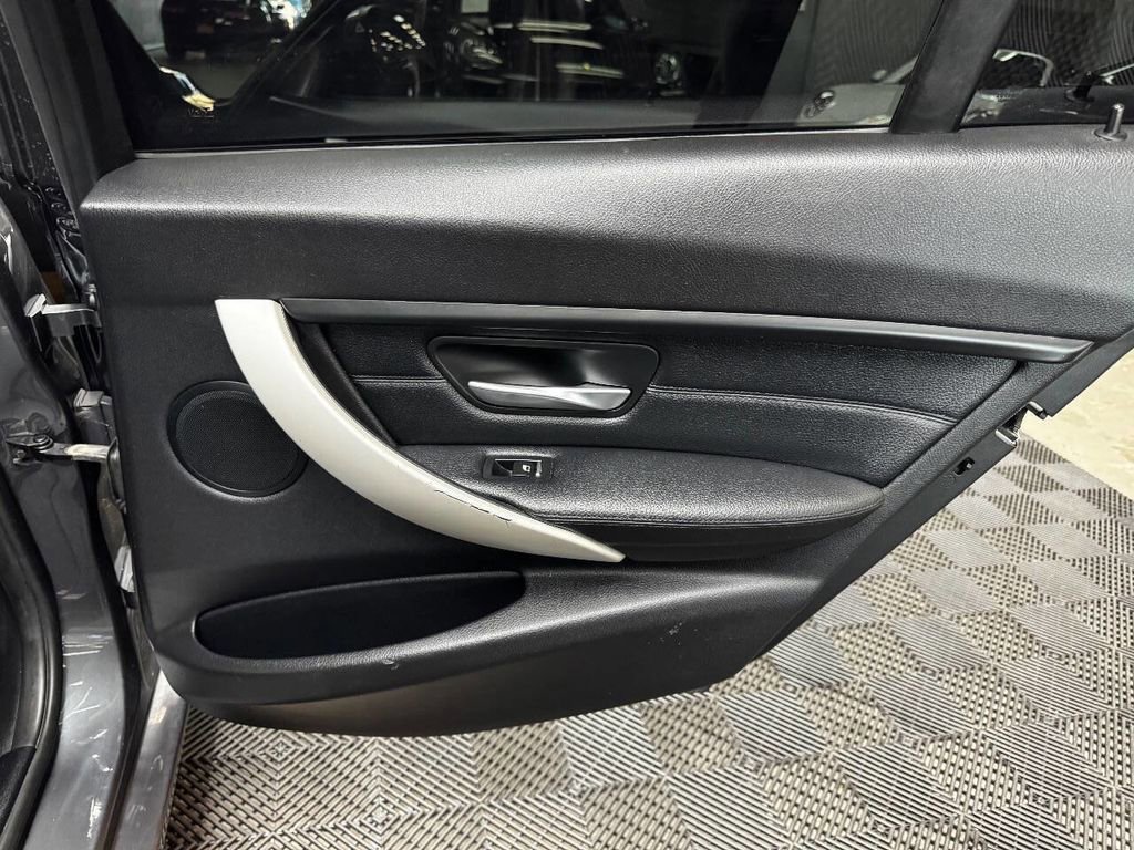 Used 2018 BMW 320i xDrive Sedan image 52