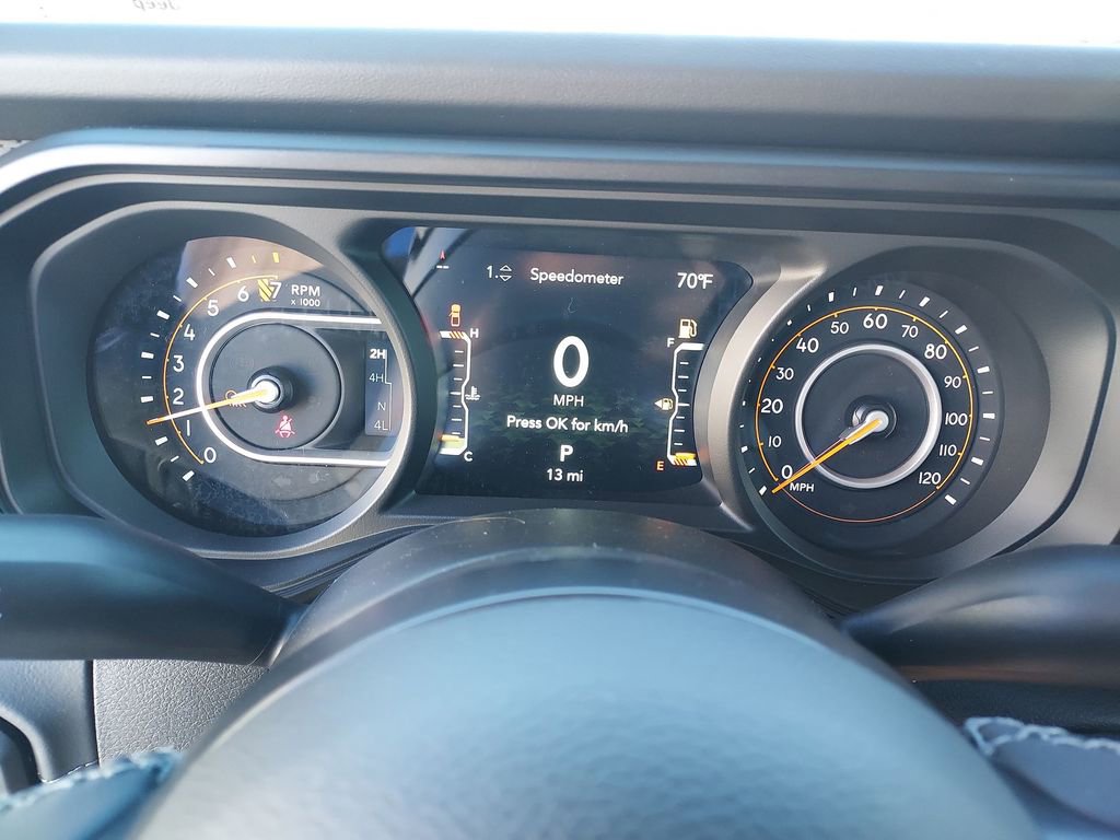 Used 2025 Jeep Gladiator Rubicon AWD/4WD image 21