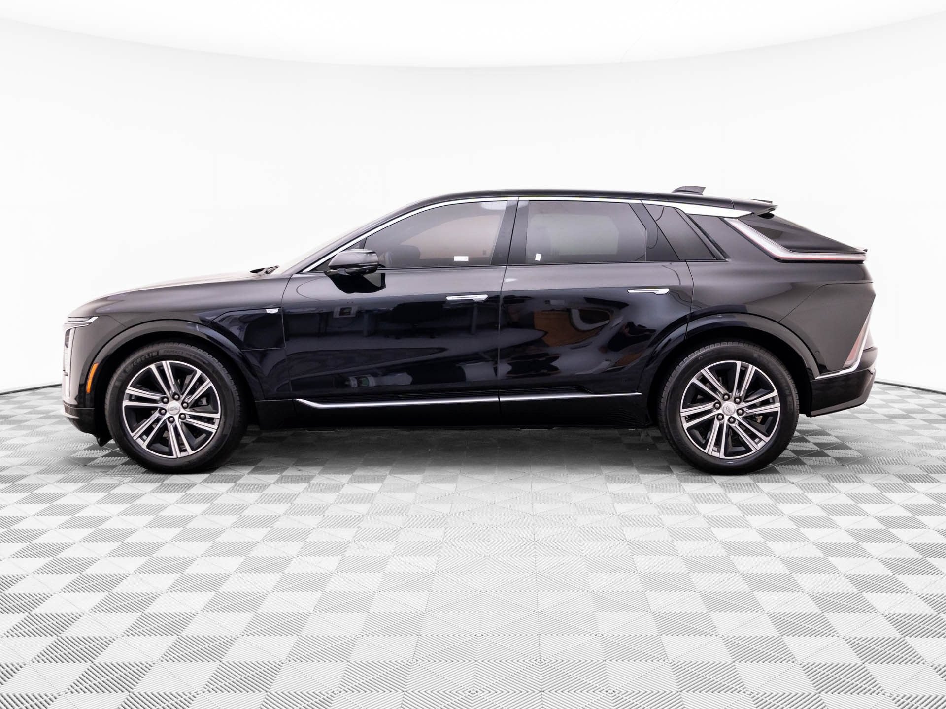 Certified 2024 Cadillac Lyriq Luxury RWD video 2