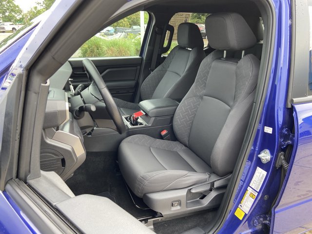 Used 2025 Toyota Tacoma SR5 AWD/4WD image 18