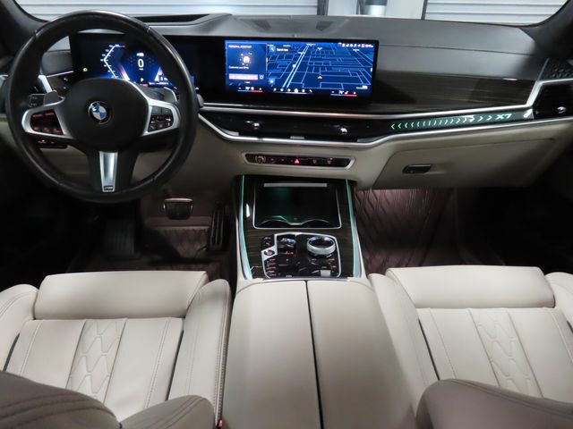 Used 2025 BMW X7 xDrive40i w/ M Sport Package image 29