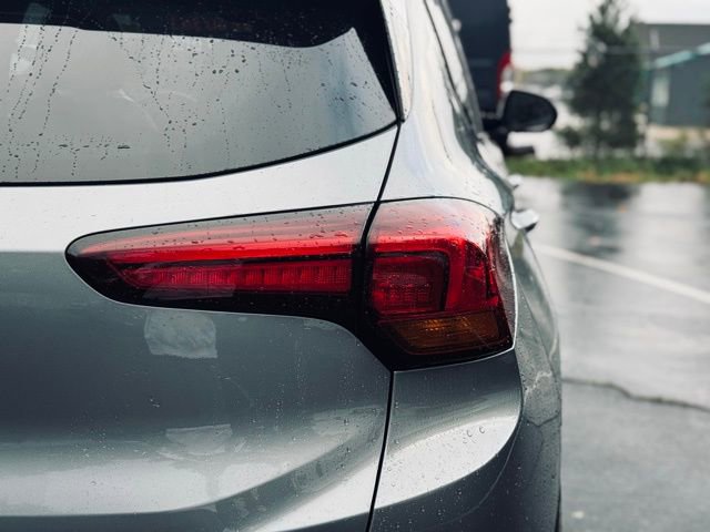 Used 2023 Buick Encore GX Essence w/ Experience Buick Package image 9