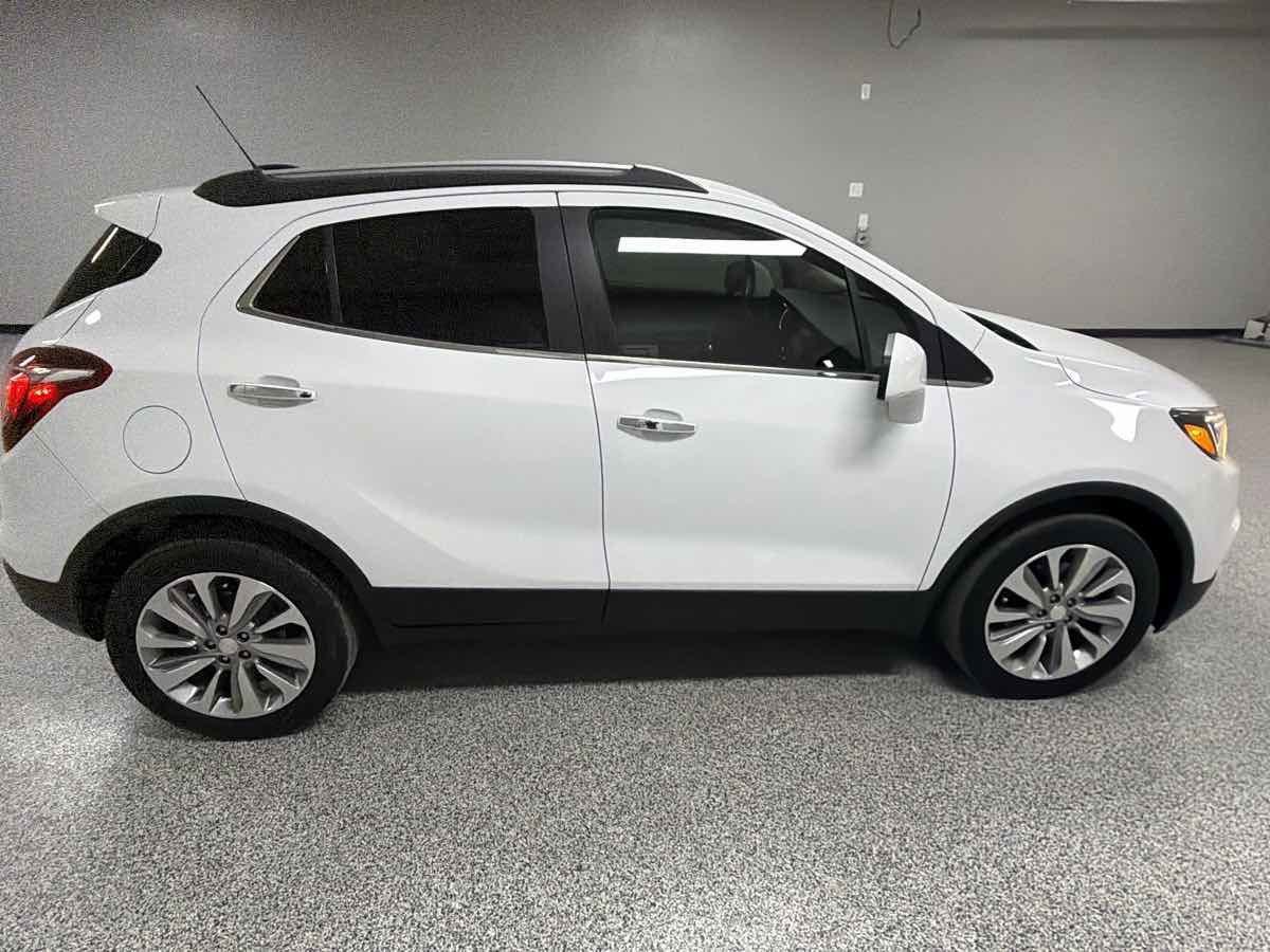 Used 2020 Buick Encore Preferred image 2