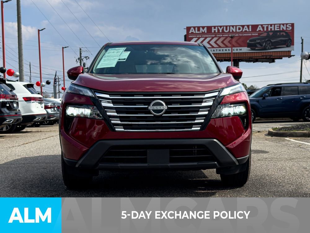 Used 2025 Nissan Rogue SV image 3