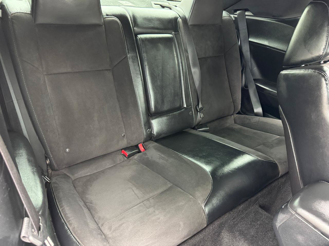Used 2015 Dodge Challenger R/T Plus RWD image 14