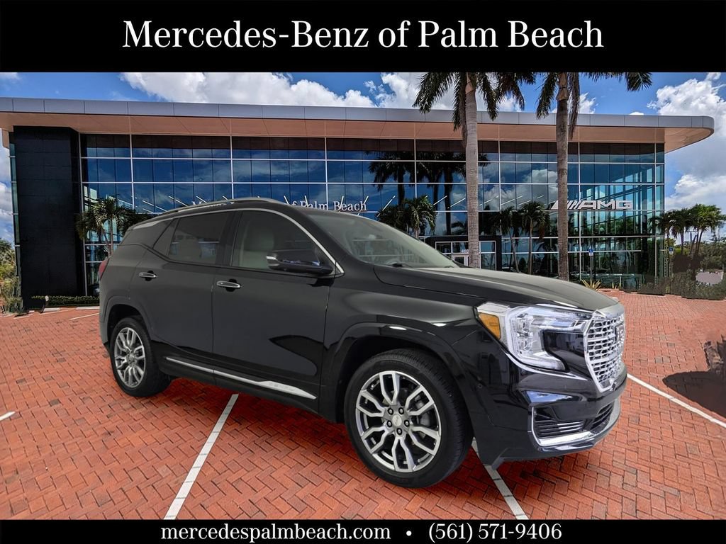 Used 2024 GMC Terrain Denali w/ Denali Premium Package AWD/4WD image 1