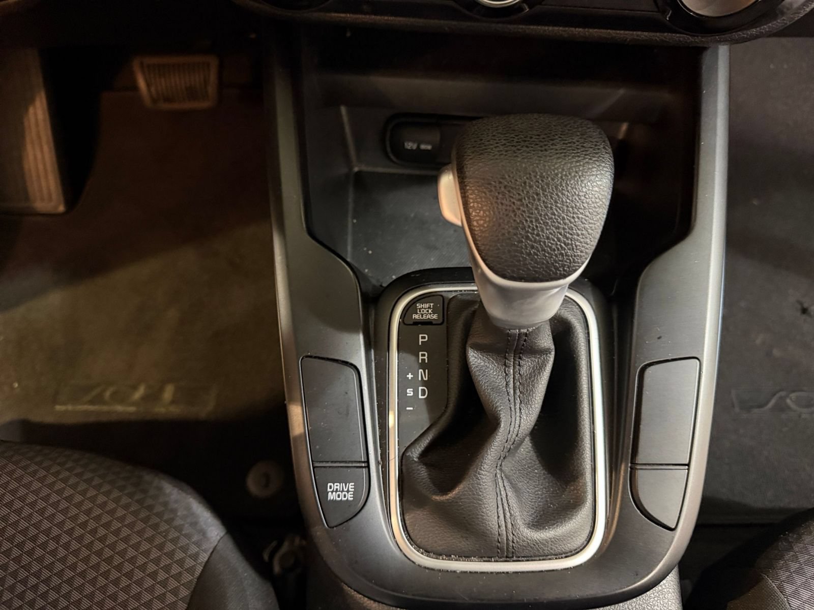 Used 2025 Kia Soul LX w/ LX Technology Package FWD image 39