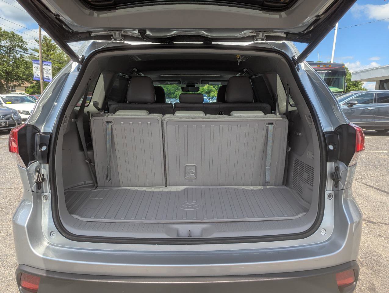 Used 2018 Toyota Highlander XLE image 53