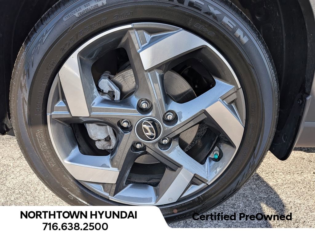 Used 2025 Hyundai Venue Limited FWD image 39