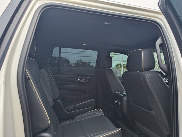 Used 2022 GMC Yukon XL SLT w/ SLT Premium Package RWD image 14