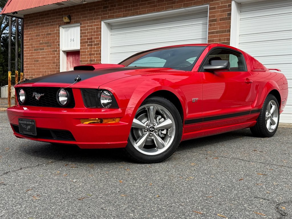 Used 2007 Ford Mustang GT RWD image 2