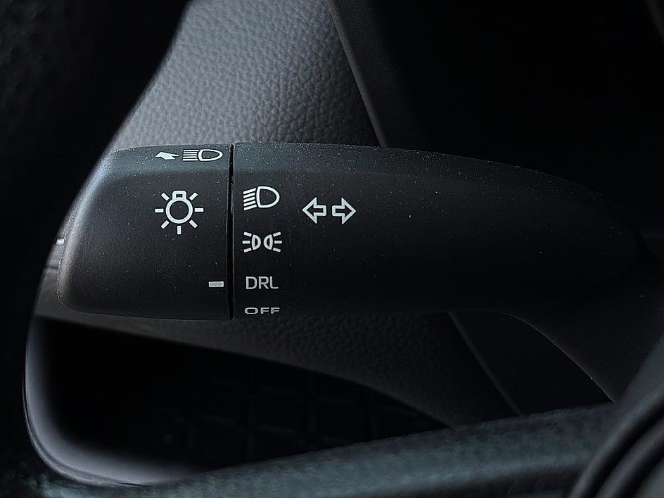 Used 2025 Toyota RAV4 LE FWD image 19