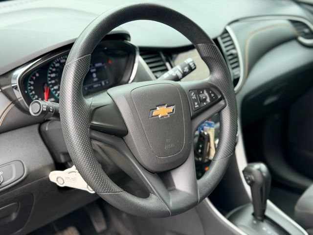Used 2019 Chevrolet Trax LS w/ LPO, Cargo Package FWD image 8