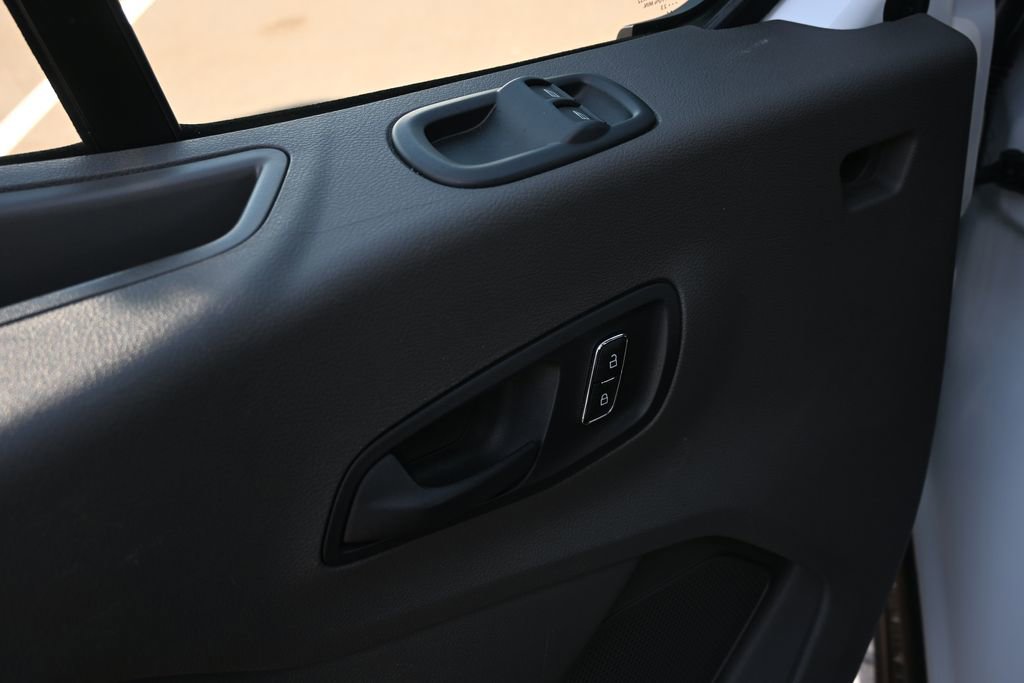 Used 2023 Ford Transit 350 XLT image 8