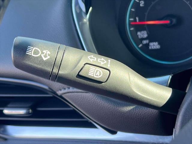 Used 2022 Chevrolet Traverse LT image 22