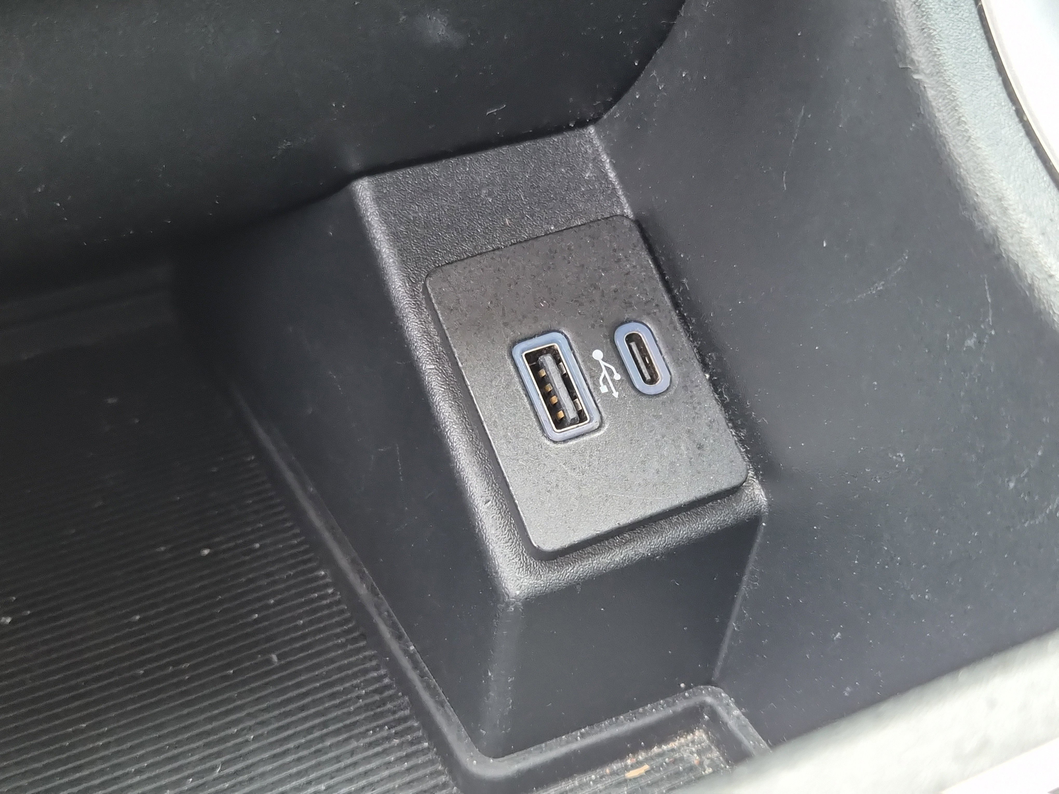 Used 2023 Ford Edge SEL image 31