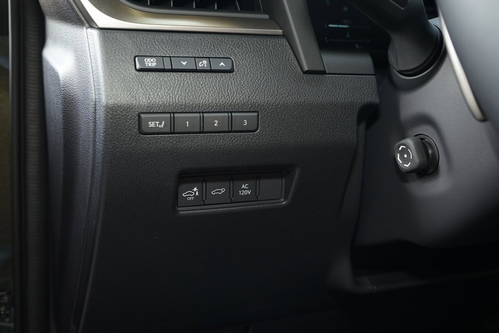 Used 2025 Lexus GX 550 image 5