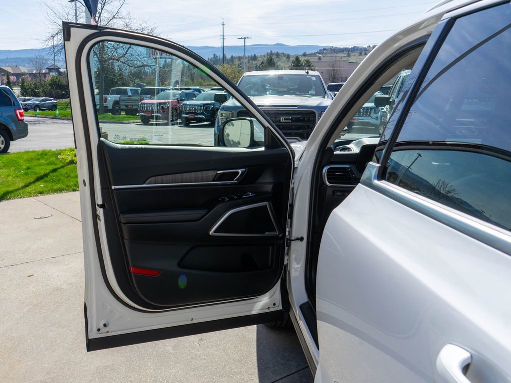 Certified 2023 Kia Telluride EX w/ EX Captain's Chair Package FWD image 18