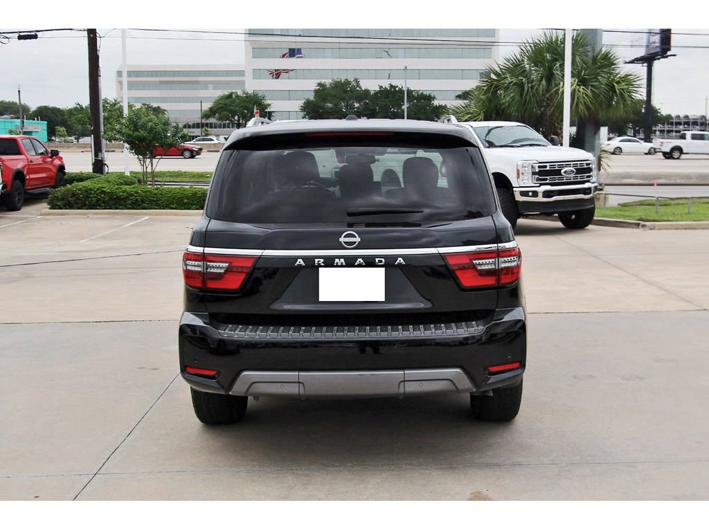 Used 2024 Nissan Armada SV image 5