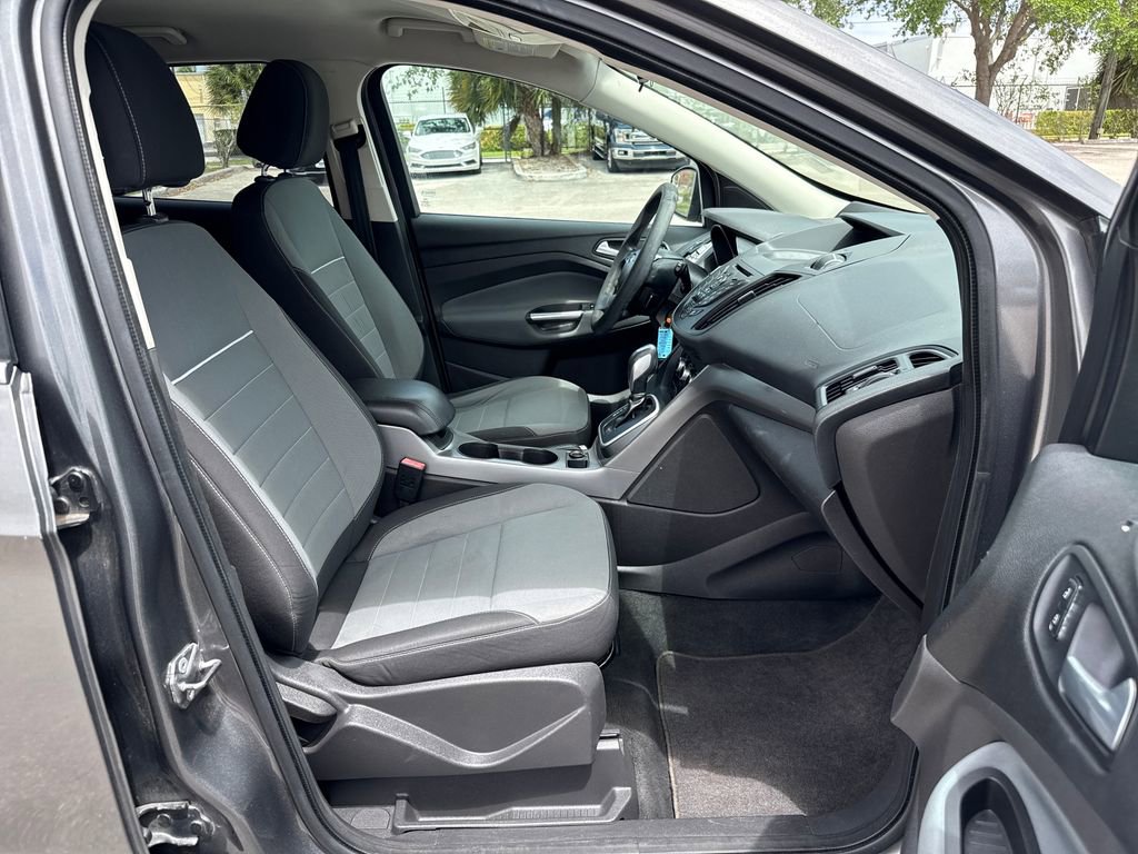 Used 2013 Ford Escape SE FWD image 21