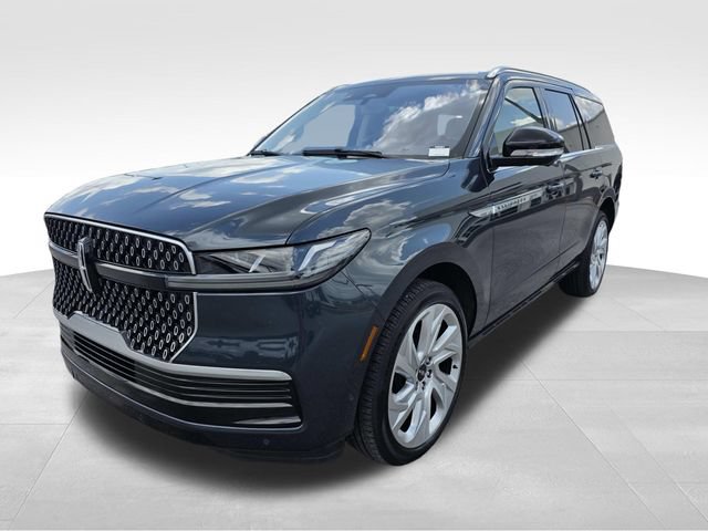 Used 2025 Lincoln Navigator Reserve AWD/4WD image 6