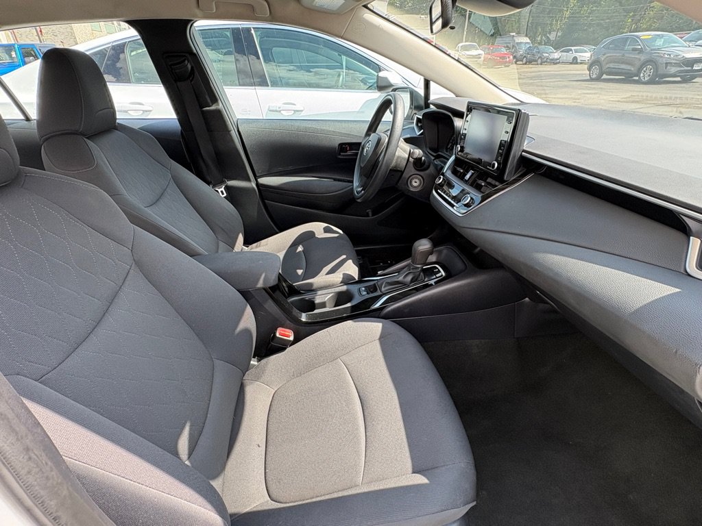 Used 2022 Toyota Corolla LE FWD image 17