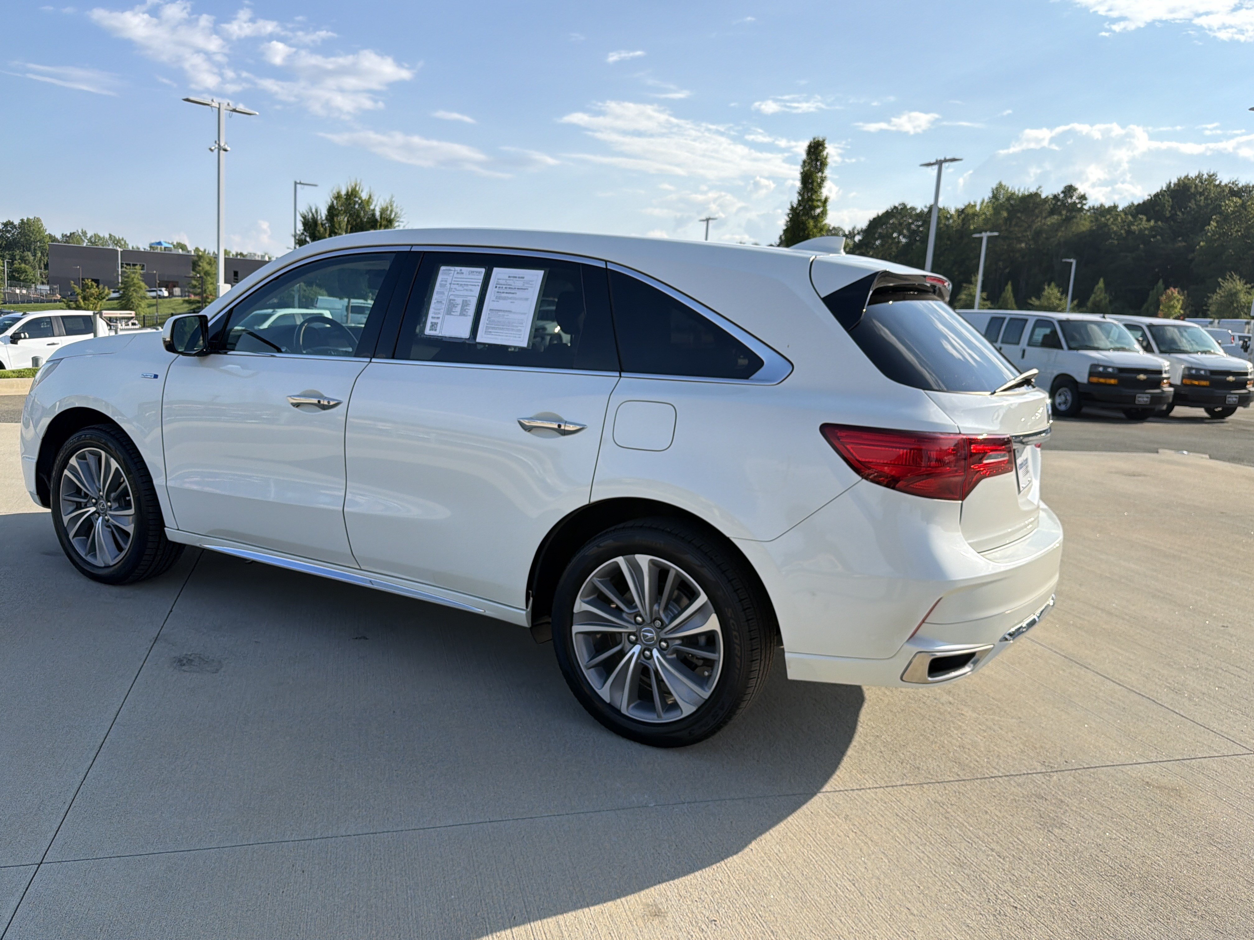 Used 2017 Acura MDX w/ Technology Package AWD/4WD image 28