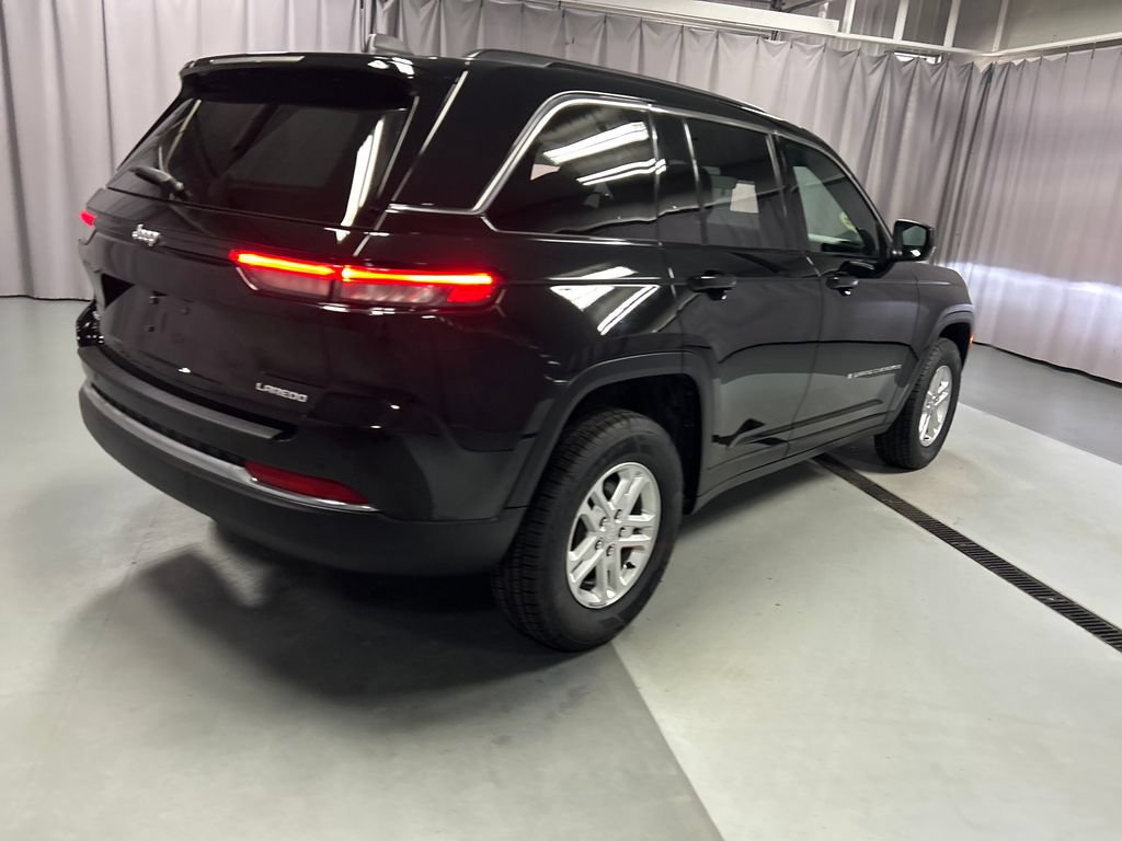 Used 2025 Jeep Grand Cherokee Laredo w/ Luxury Tech Group I AWD/4WD image 7