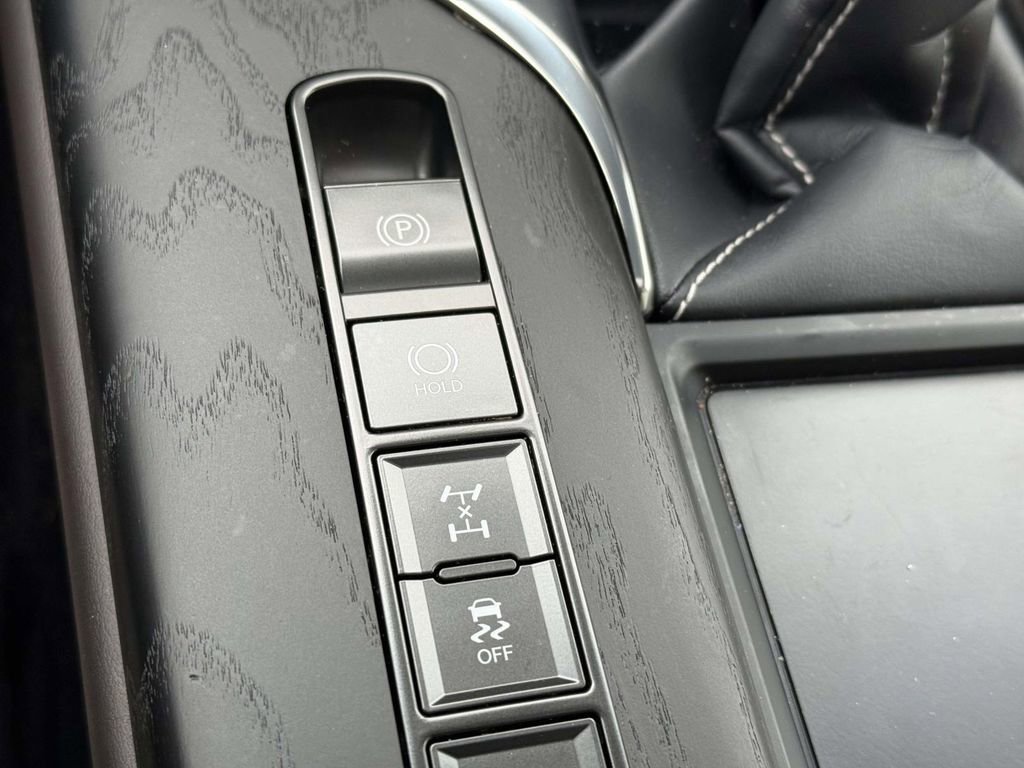 Used 2024 Lexus LX 600 4WD w/ Appearance Package image 26