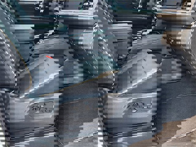 New 2025 Chevrolet Suburban Premier image 25