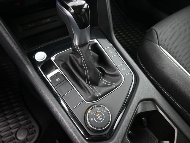 New 2026 Volkswagen Taos SEL image 3