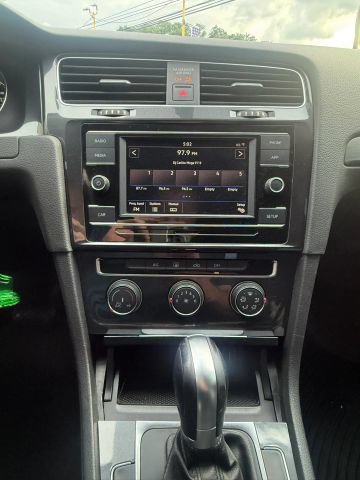 Used 2019 Volkswagen Golf SE FWD image 21