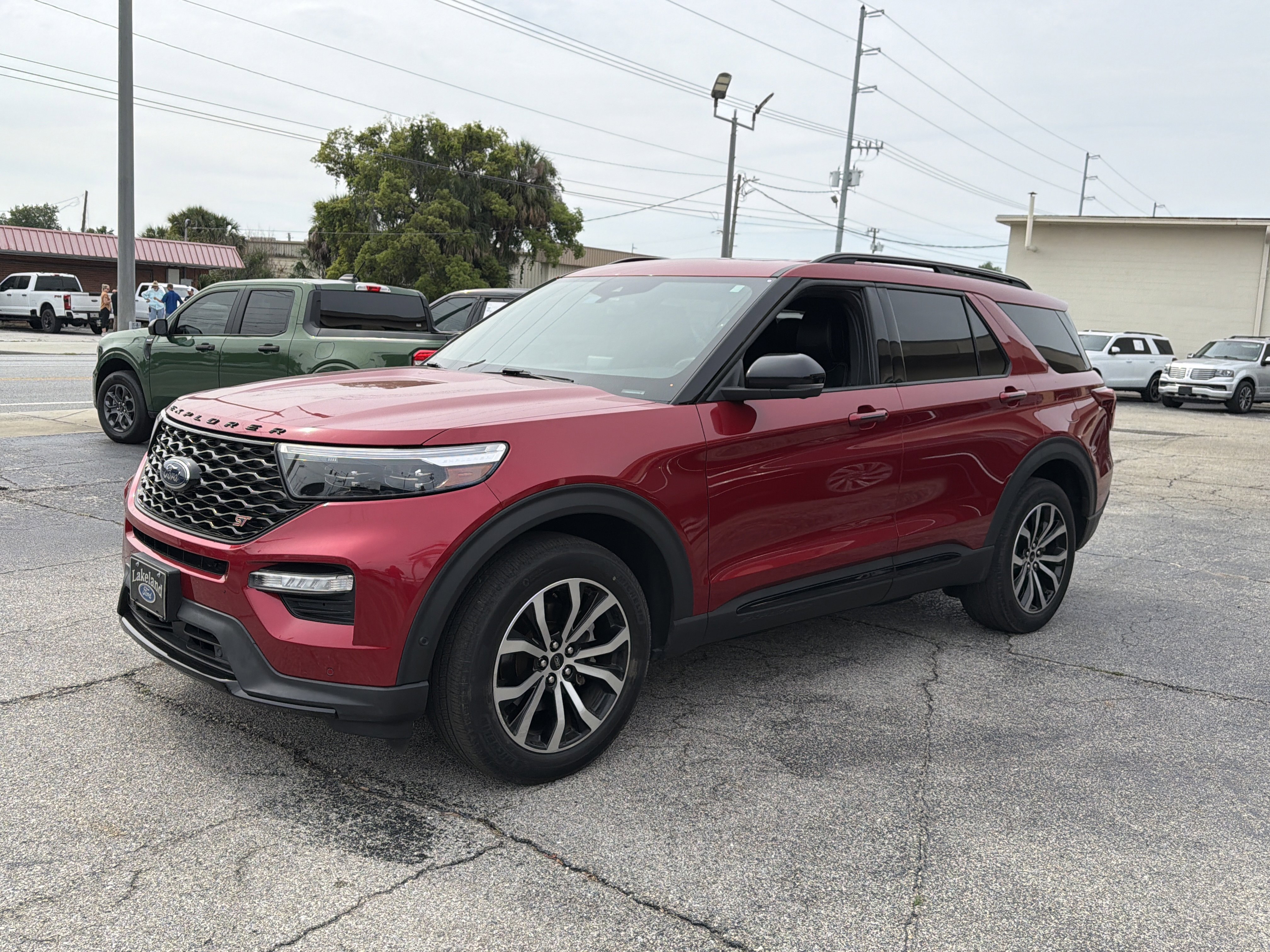 Used 2020 Ford Explorer ST w/ Premium Technology Package AWD/4WD image 9