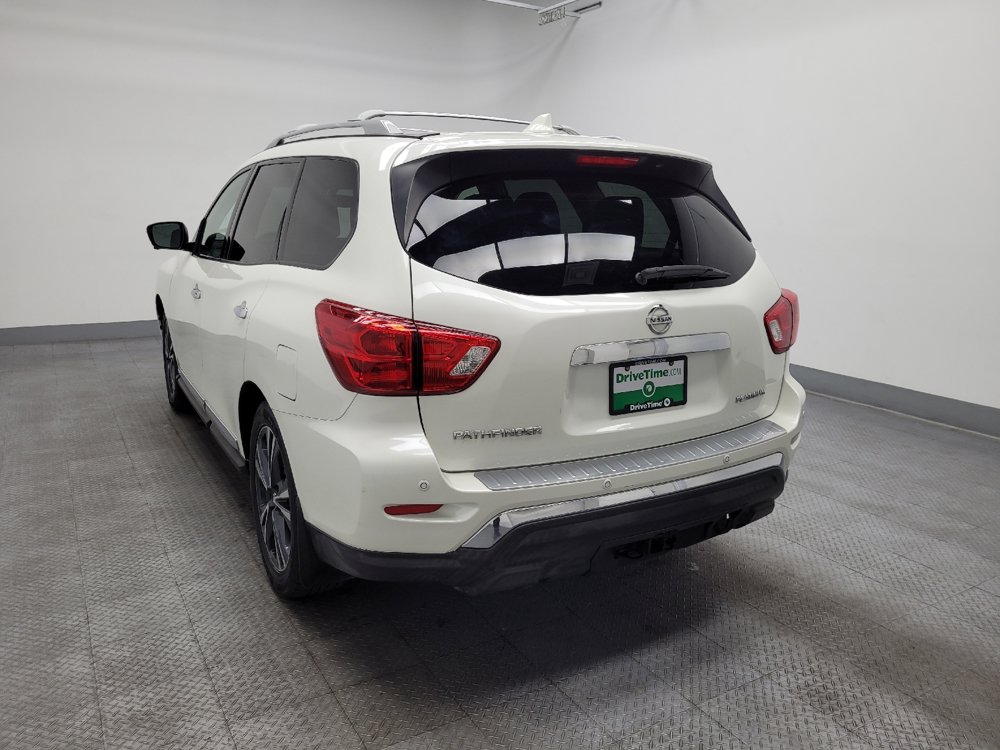 Used 2019 Nissan Pathfinder Platinum FWD image 5